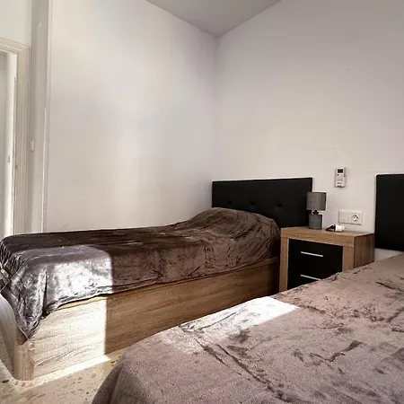 Playa Poniente Hébergement de vacances *